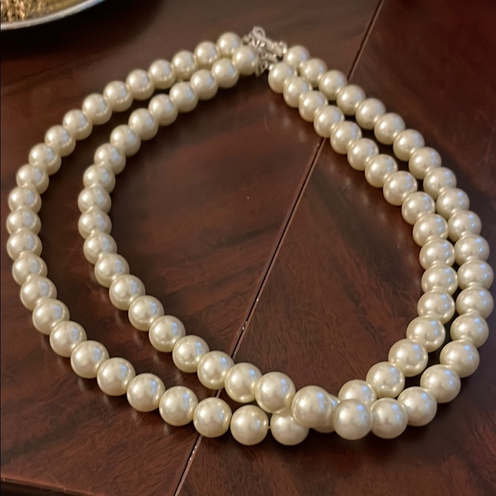 Elegant Pearl Necklace